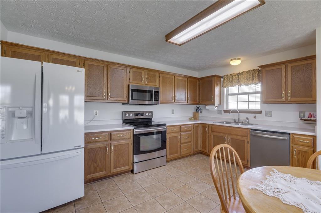 1805 Acorn Road Franklin, IN 46131 - Photo 11 of 31 Gallery Image 11
