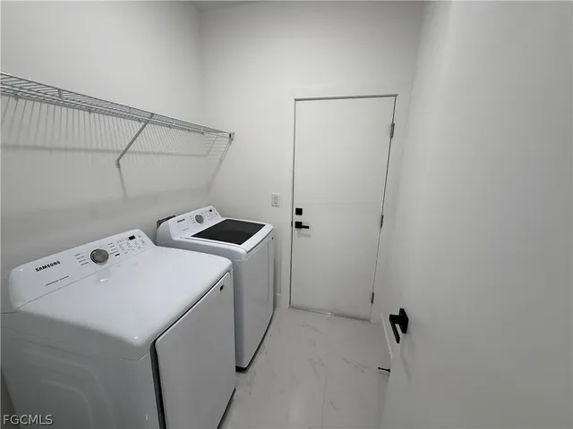 a view of a garage room