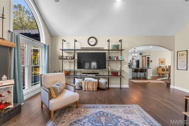 $849,000 | 184 Country View Drive, Benton, MO 63736