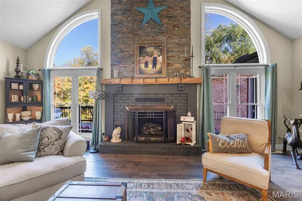 $799,000 | 184 Country View Drive, Benton, MO 63736