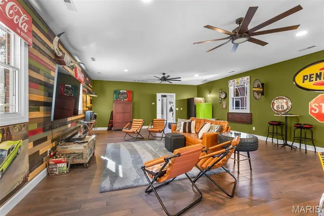 $849,000 | 184 Country View Drive, Benton, MO 63736