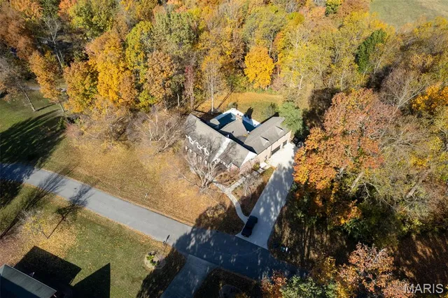 $849,000 | 184 Country View Drive, Benton, MO 63736