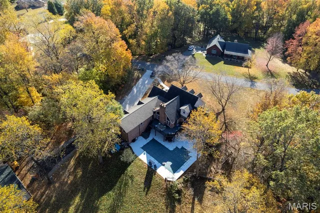 $849,000 | 184 Country View Drive, Benton, MO 63736