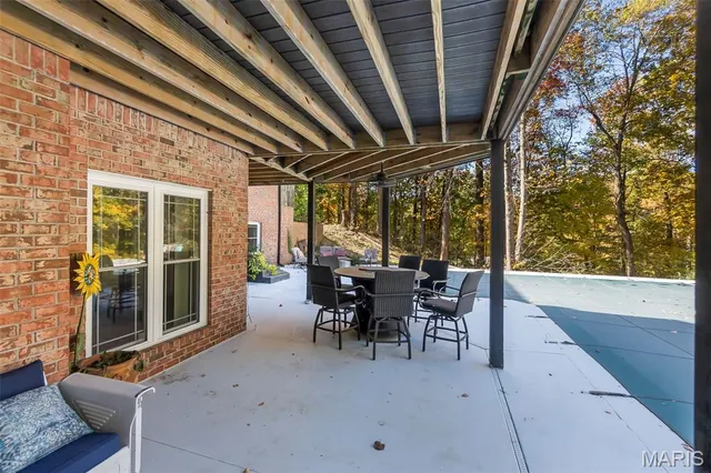 $849,000 | 184 Country View Drive, Benton, MO 63736