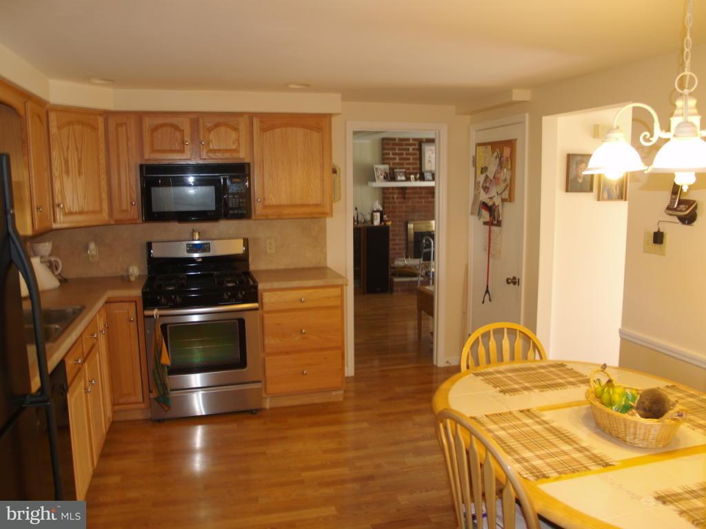 449 Longmeadow Road Lancaster, PA 17601 - Photo 8 of 21