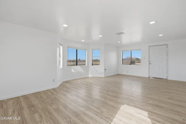 $575,000 | 41016 150th Street East, Lancaster, CA 93535