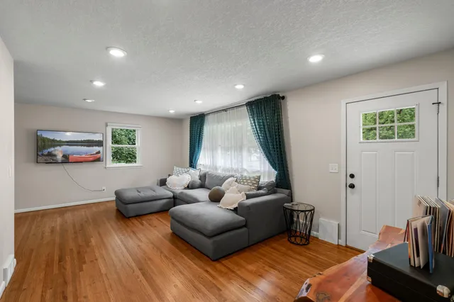 $514,900 | 2500 Xylon Avenue South, St. Louis Park, MN 55426