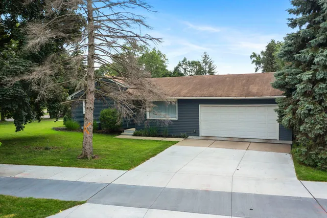 $514,900 | 2500 Xylon Avenue South, St. Louis Park, MN 55426