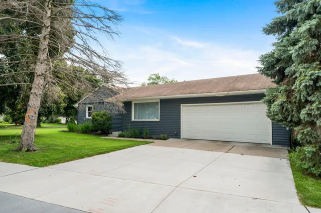 $514,900 | 2500 Xylon Avenue South, St. Louis Park, MN 55426