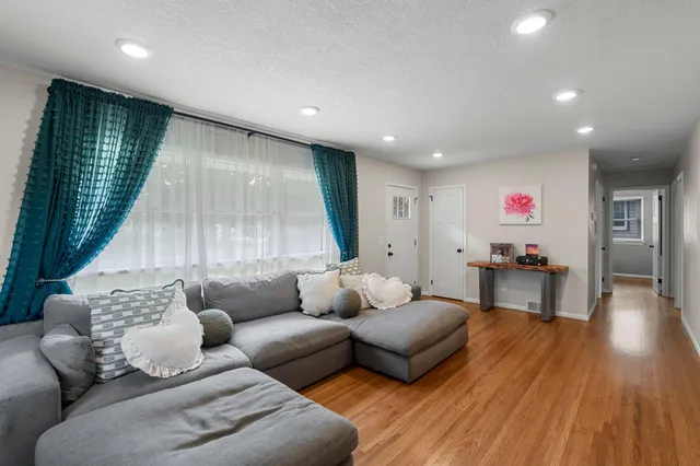 $514,900 | 2500 Xylon Avenue South, St. Louis Park, MN 55426