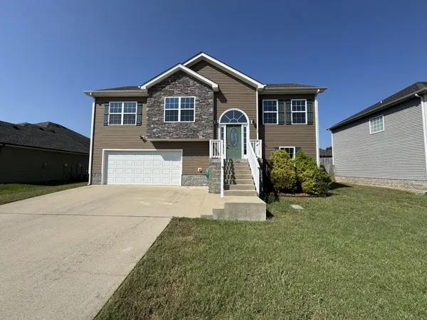 $2,000 | 1351 Freedom Drive, Clarksville, TN 37042