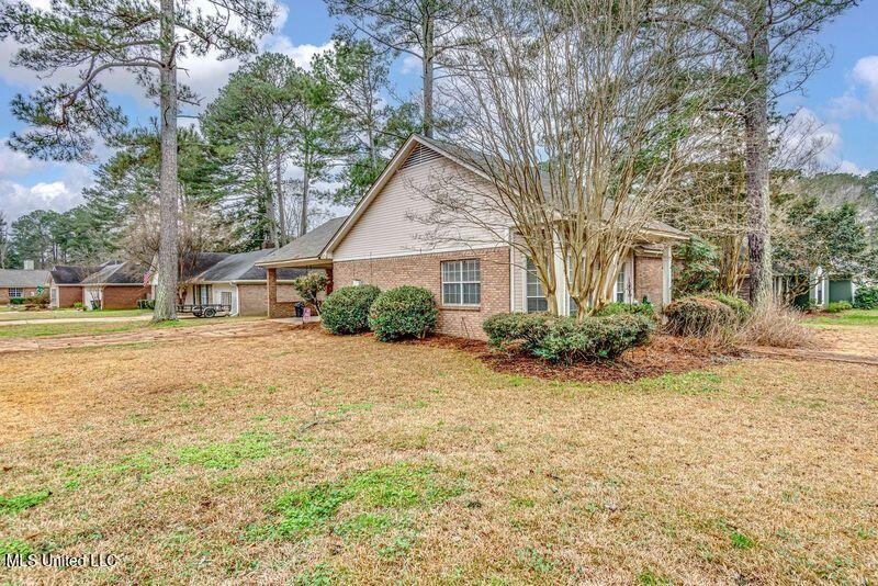 610 Old Rice Road Madison, MS 39110 - Photo 4 of 43 SIDE