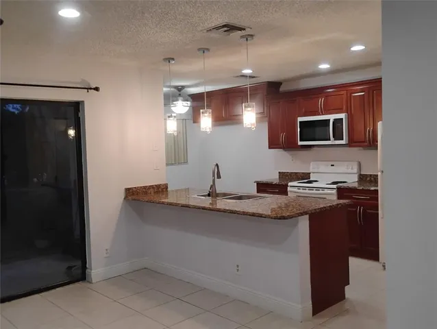 $2,600 | 3639 Northwest 6th Street, Unit 3639, Deerfield Beach, FL 33442