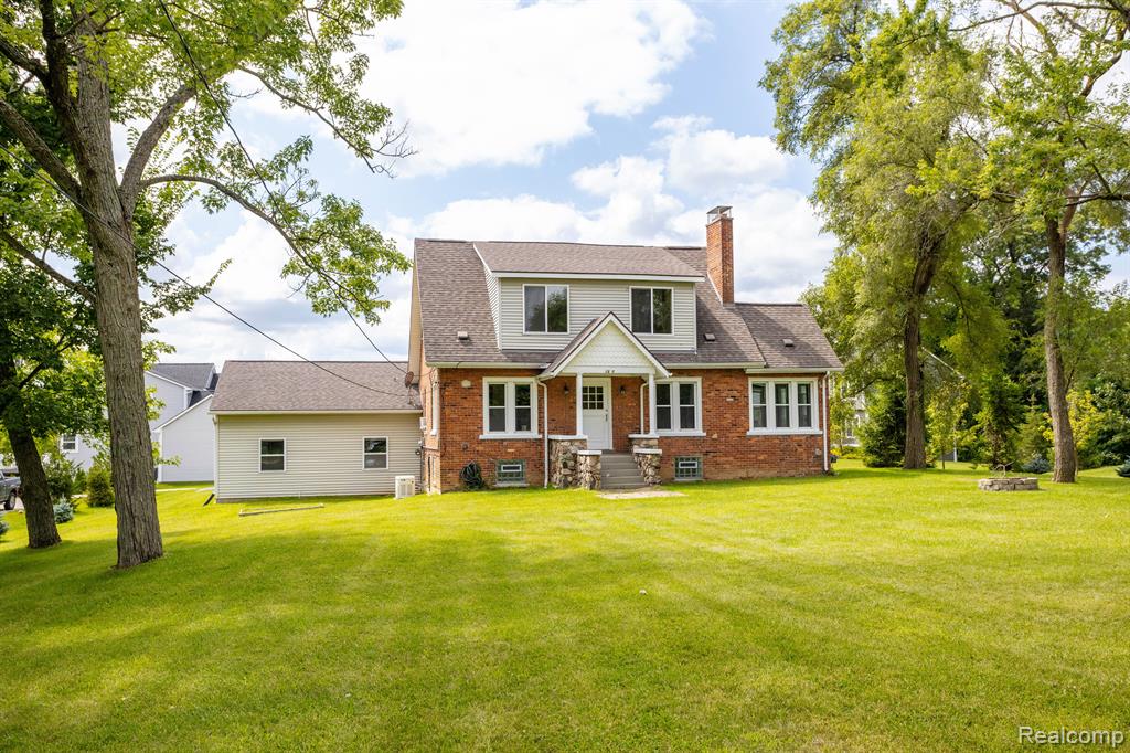 1330 Union Lake Road White Lake, MI 48386 - Photo 1 of 40