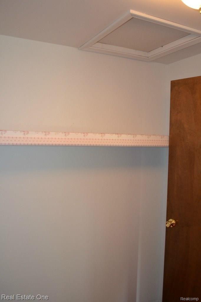 419 Lake Forest Road Rochester, MI 48309 - Photo 52 of 99 Upper Bedroom # 3 Walk-in Closet