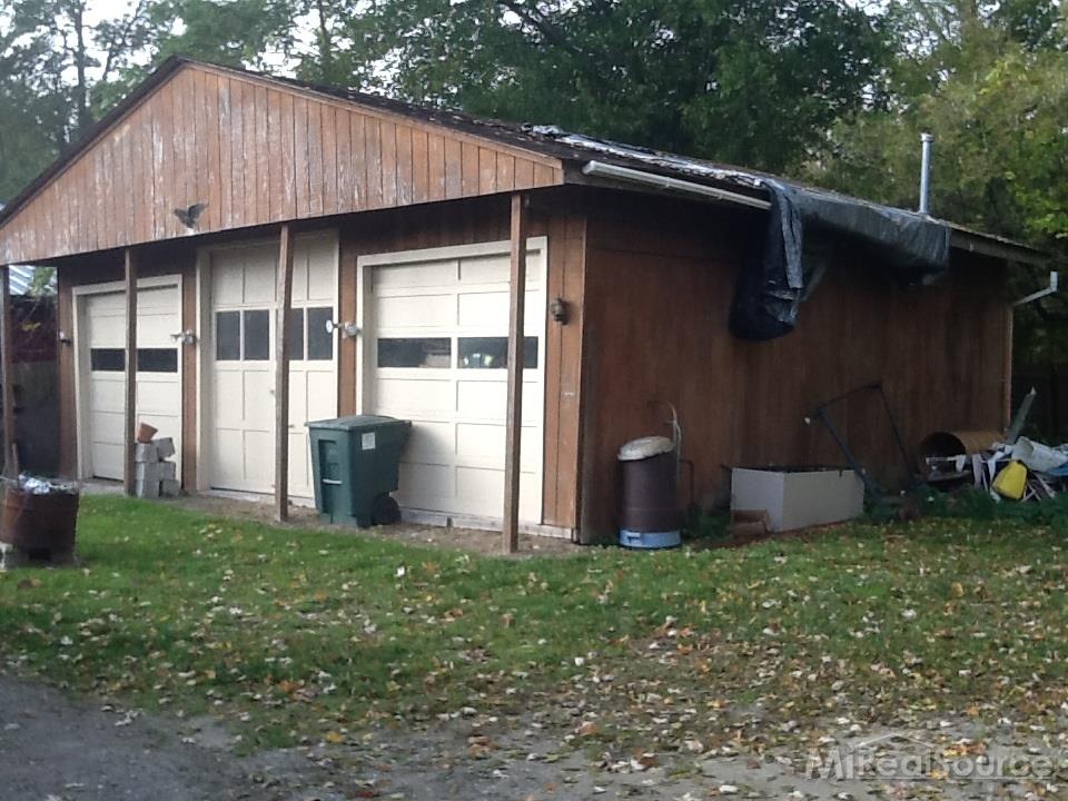 7165 Lakeshore Road Fort Gratiot, MI 48059 - Photo 9 of 10 31179627-8.JPG