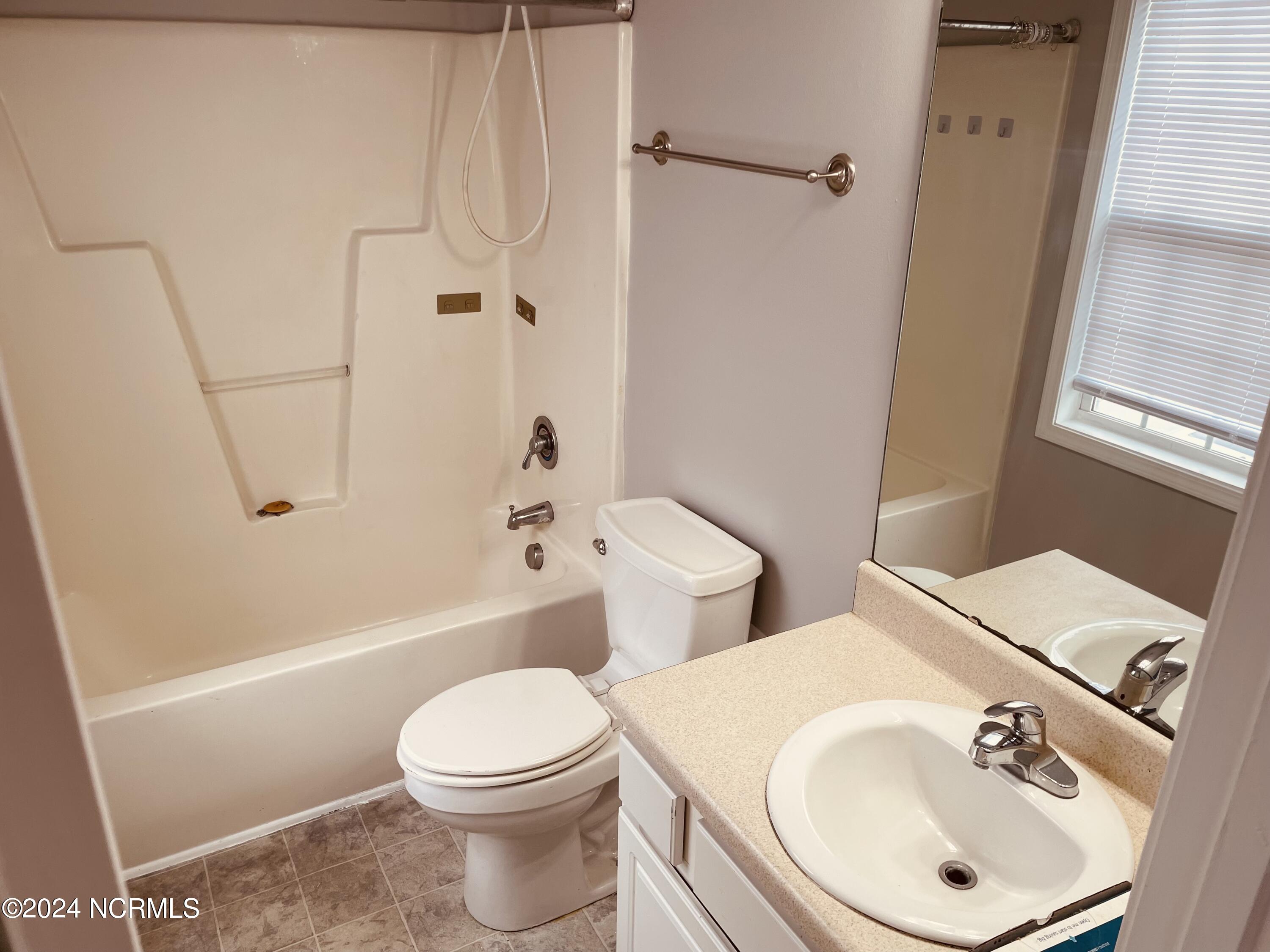 112 Apache Trail Havelock, NC 28532 - Photo 17 of 21 IMG_2185