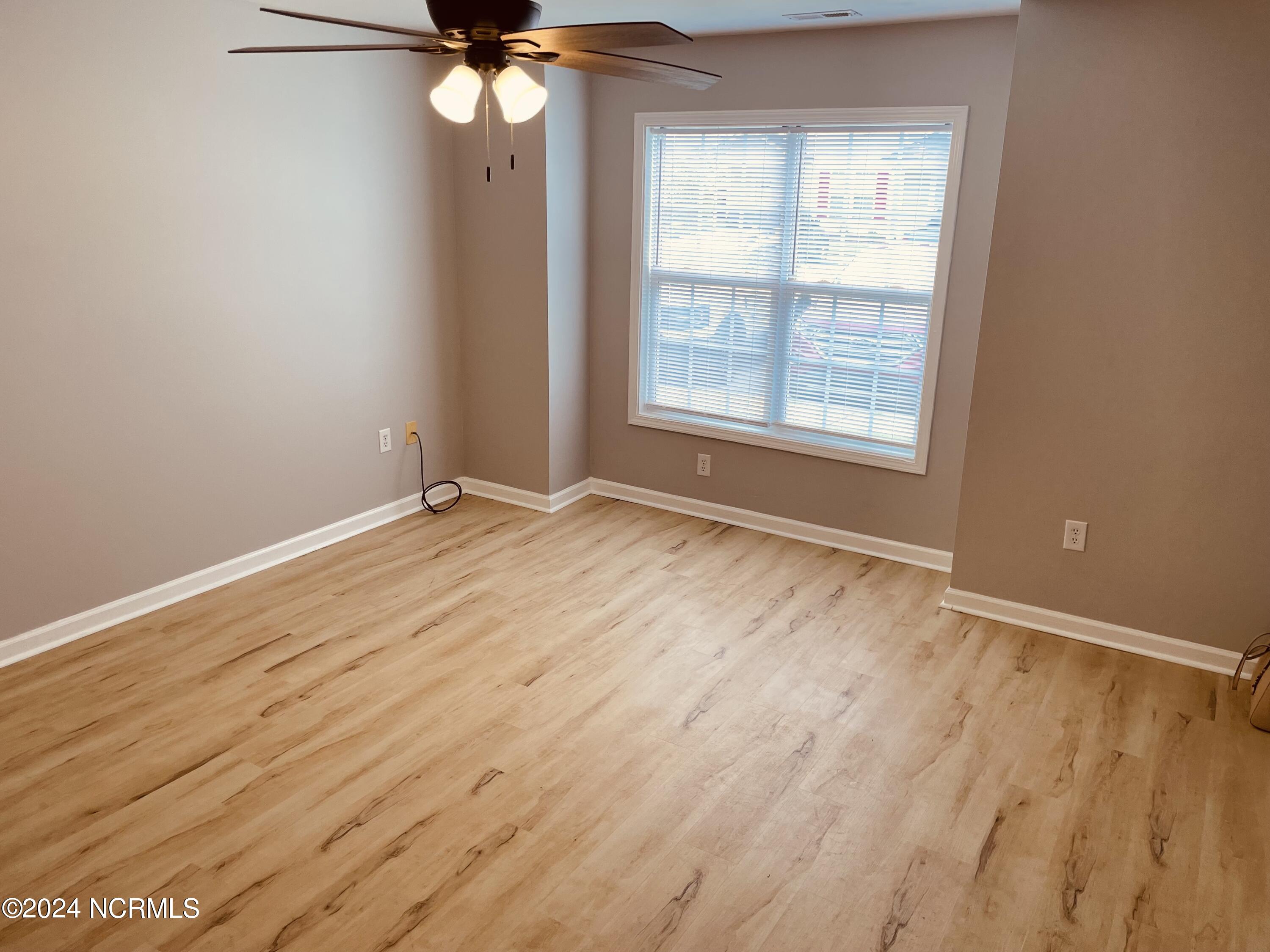 112 Apache Trail Havelock, NC 28532 - Photo 4 of 21 LIVING ROOM VIEW 3