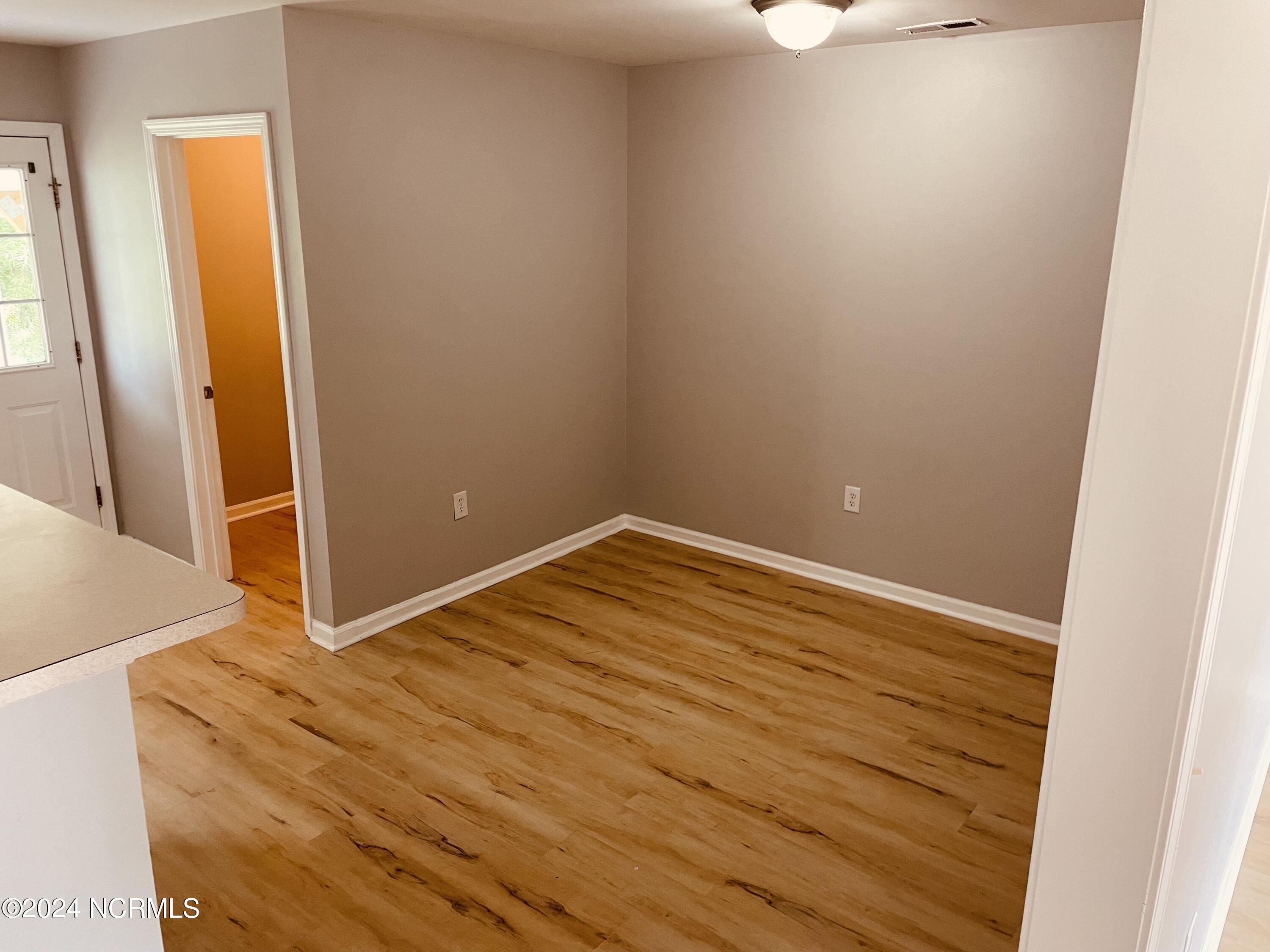 112 Apache Trail Havelock, NC 28532 - Photo 7 of 21 DINING ROOM
