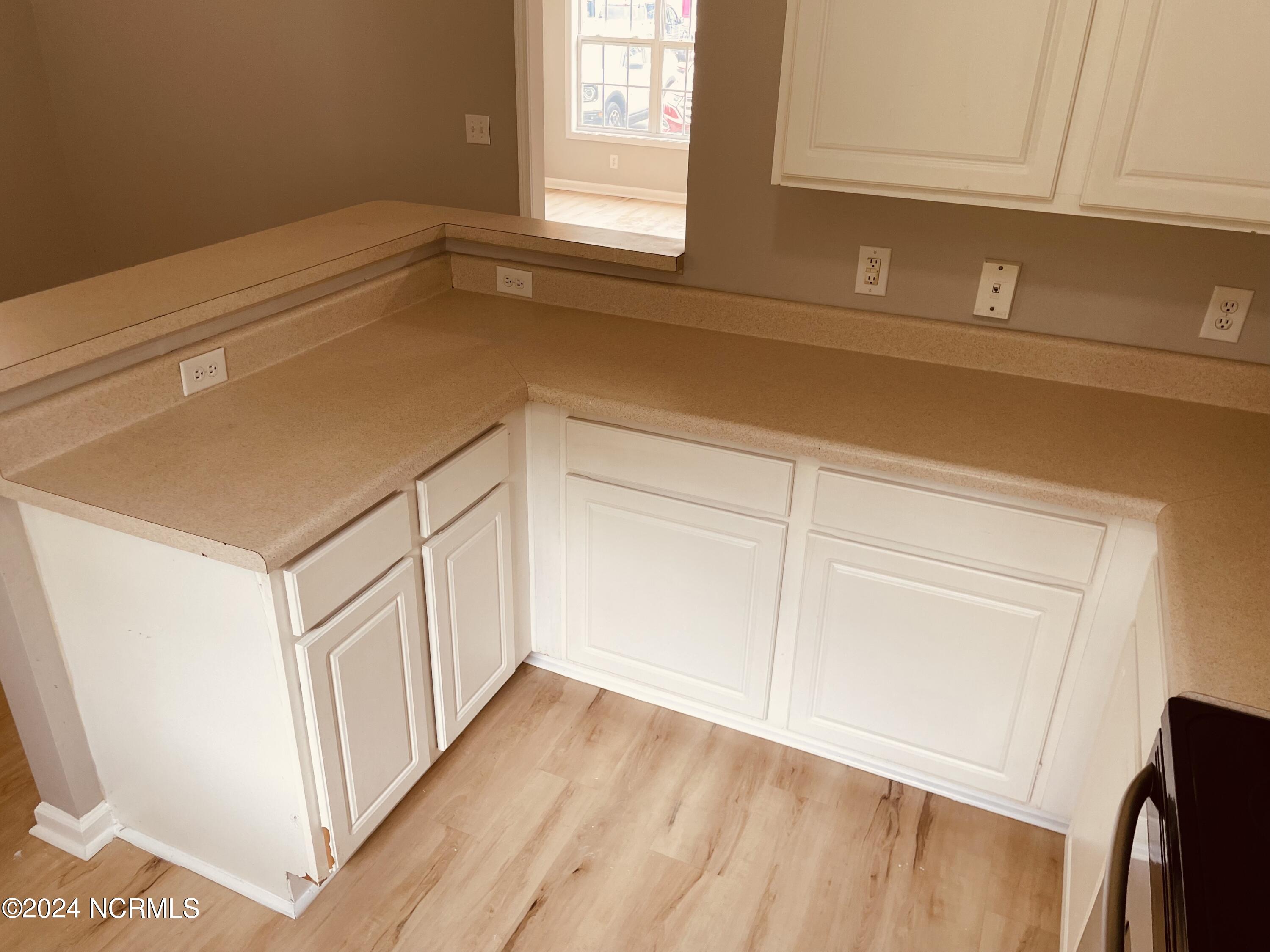 112 Apache Trail Havelock, NC 28532 - Photo 10 of 21 KITCHEN VIEW 2