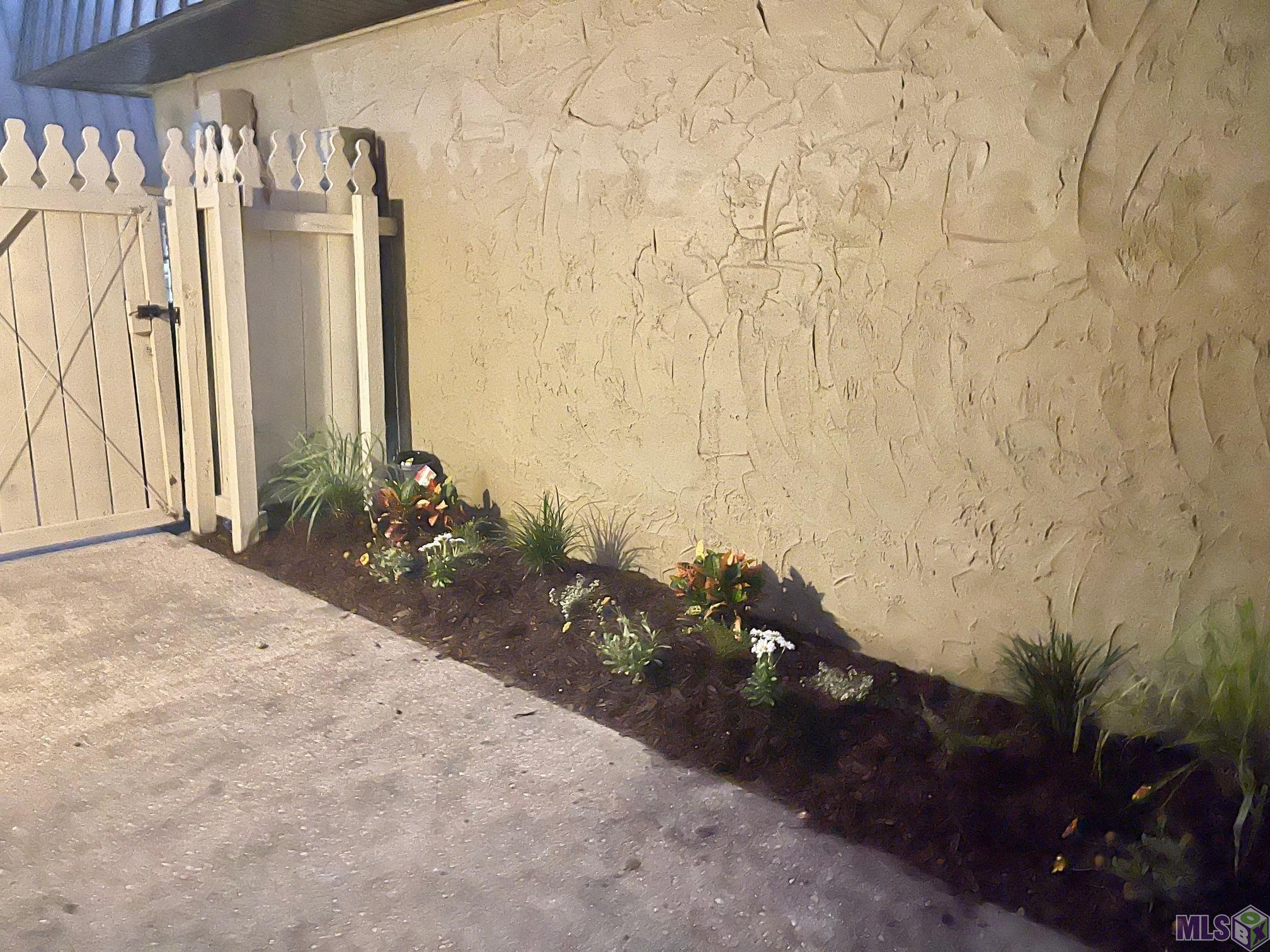 10288 West Winston Avenue, Unit 4 Baton Rouge, LA 70809 - Photo 2 of 10