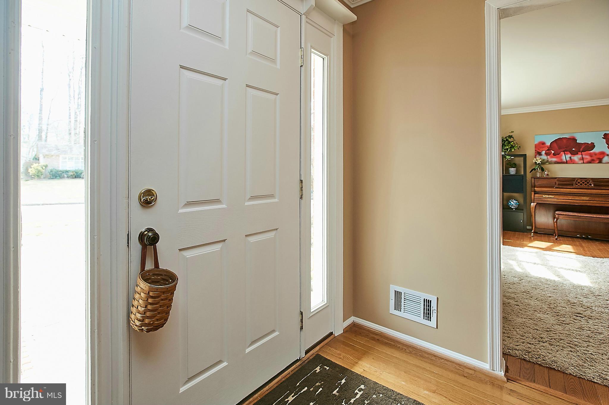 10196 Wavell Road Fairfax, VA 22032 - Photo 5 of 28 Interior (General)