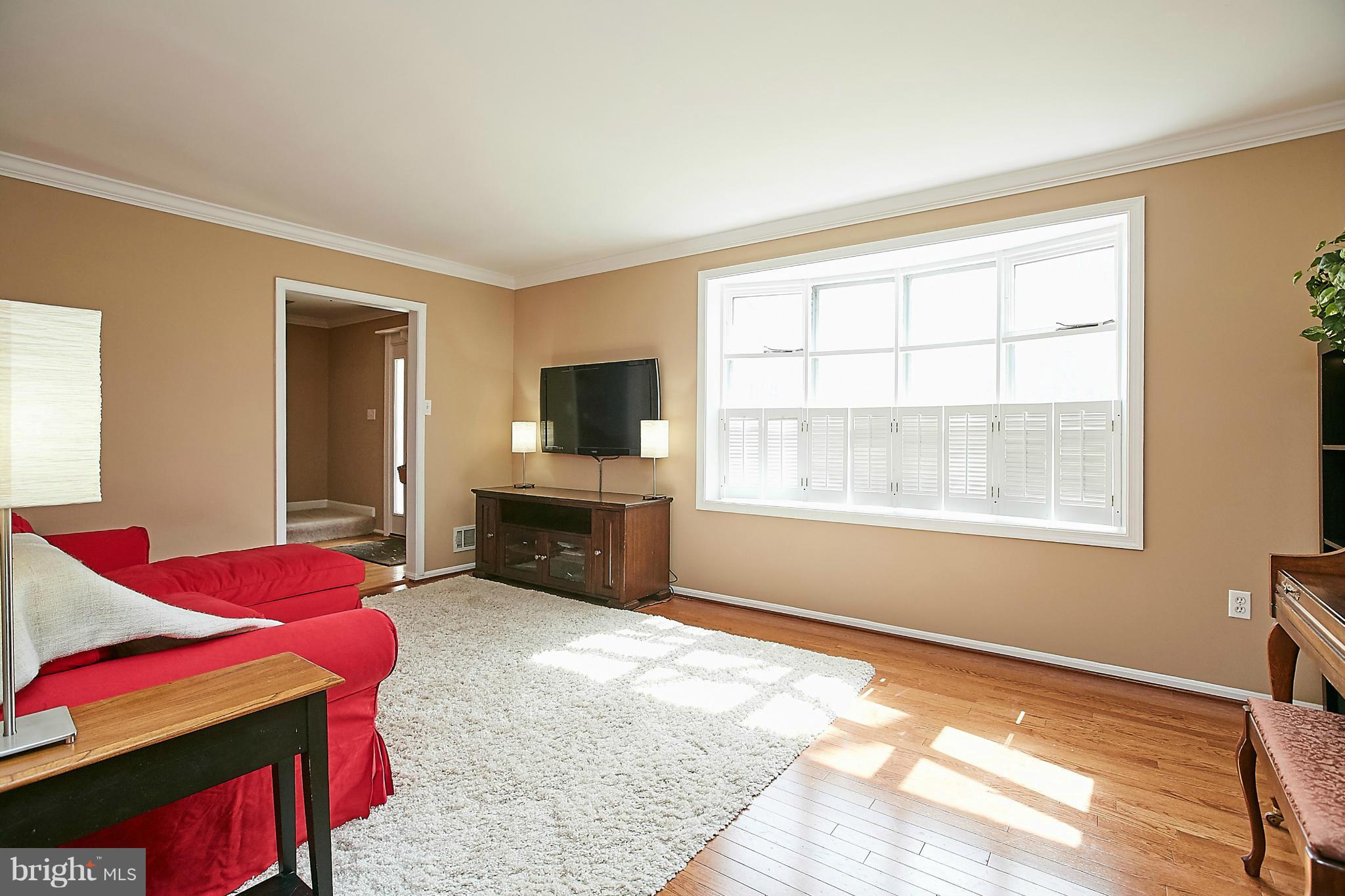 10196 Wavell Road Fairfax, VA 22032 - Photo 6 of 28 Family Room