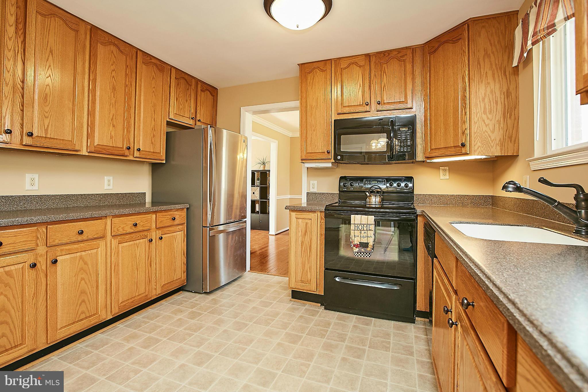 10196 Wavell Road Fairfax, VA 22032 - Photo 10 of 28 Kitchen
