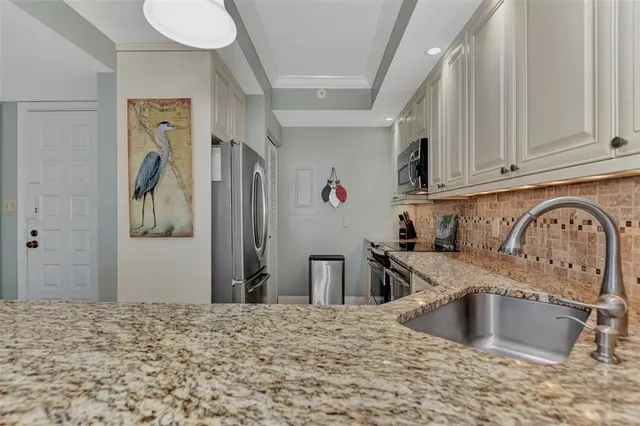 $4,000 | 1945 Gulf Of Mexico Drive, Unit M2414, Longboat Key, FL 34228