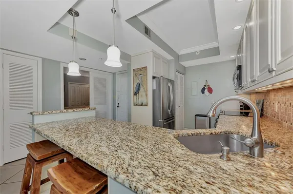 $4,000 | 1945 Gulf Of Mexico Drive, Unit M2414, Longboat Key, FL 34228