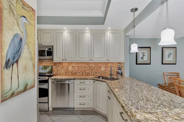 $4,000 | 1945 Gulf Of Mexico Drive, Unit M2414, Longboat Key, FL 34228