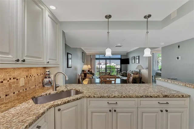 $4,000 | 1945 Gulf Of Mexico Drive, Unit M2414, Longboat Key, FL 34228