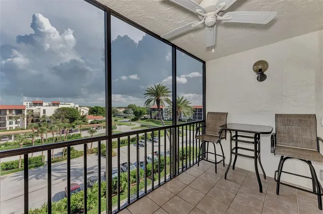 $4,000 | 1945 Gulf Of Mexico Drive, Unit M2414, Longboat Key, FL 34228