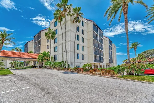$4,000 | 1945 Gulf Of Mexico Drive, Unit M2414, Longboat Key, FL 34228