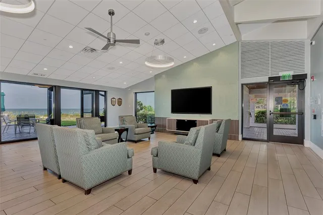 $4,000 | 1945 Gulf Of Mexico Drive, Unit M2414, Longboat Key, FL 34228