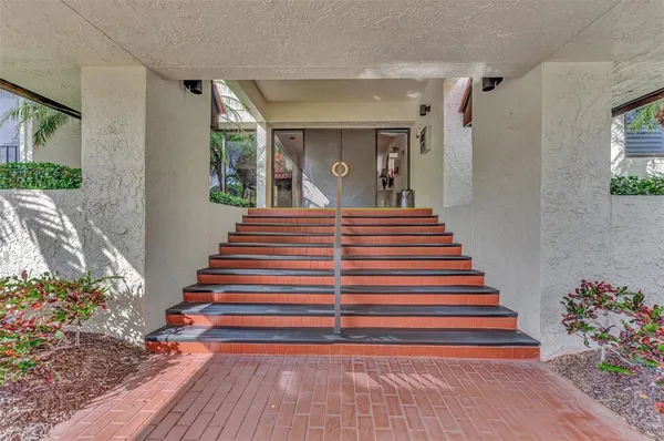 $4,000 | 1945 Gulf Of Mexico Drive, Unit M2414, Longboat Key, FL 34228