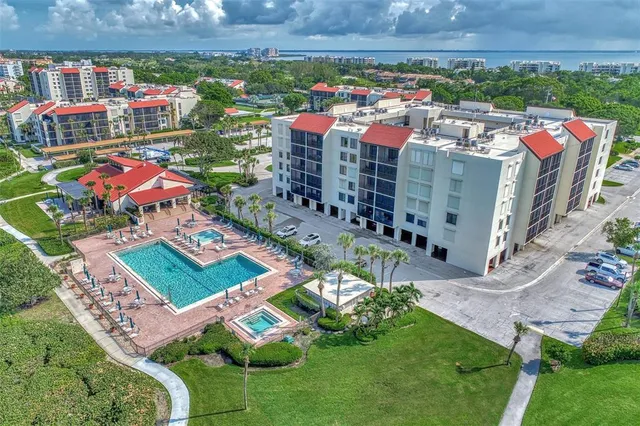 $4,000 | 1945 Gulf Of Mexico Drive, Unit M2414, Longboat Key, FL 34228