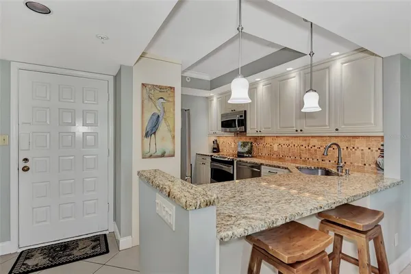 $4,000 | 1945 Gulf Of Mexico Drive, Unit M2414, Longboat Key, FL 34228