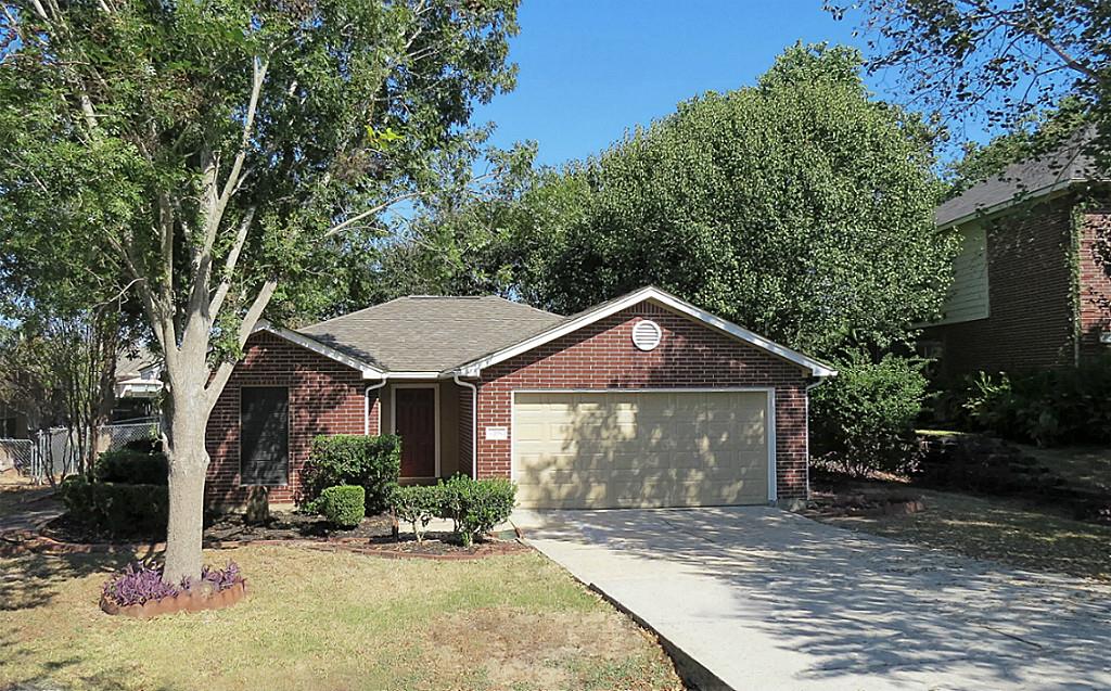10926 Waterview Circle Montgomery, TX 77356 - Photo 1 of 15 This 3 bedroom 2 bathroom home offers great landscaping, attached garage, and lots of mature trees.