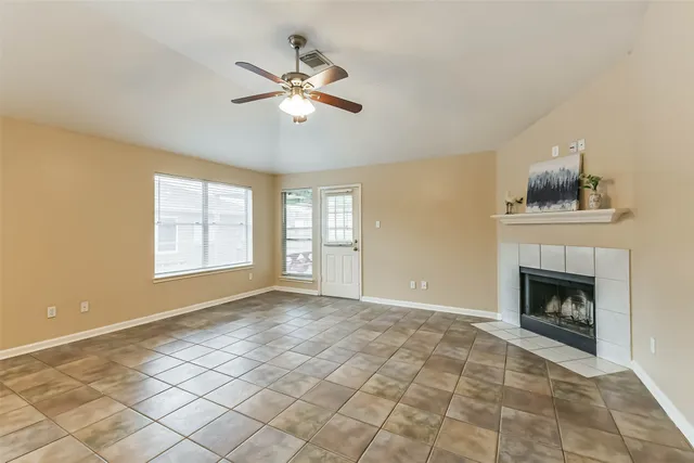 $1,750 | 10926 Waterview Circle, Montgomery, TX 77356