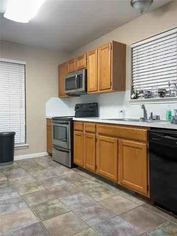 $1,800 | 10926 Waterview Circle, Montgomery, TX 77356