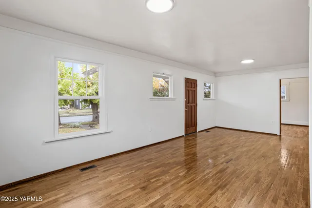 $289,000 | 619 South 15th Avenue, Yakima, WA 98902