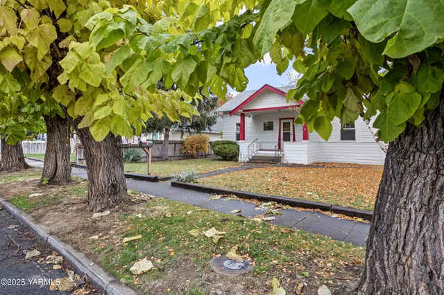 $289,000 | 619 South 15th Avenue, Yakima, WA 98902