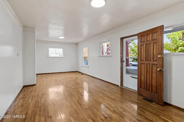 $289,000 | 619 South 15th Avenue, Yakima, WA 98902