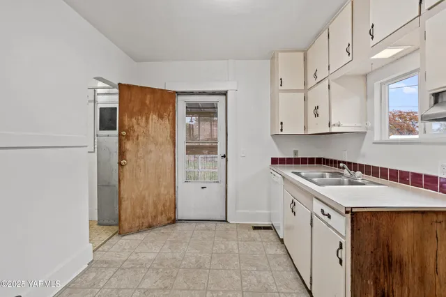 $289,000 | 619 South 15th Avenue, Yakima, WA 98902