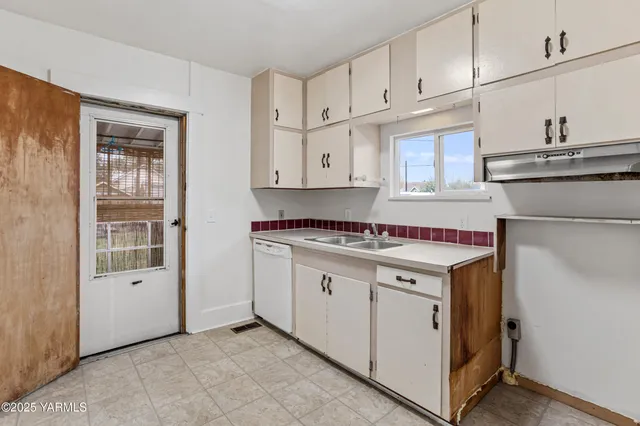 $289,000 | 619 South 15th Avenue, Yakima, WA 98902
