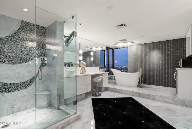 $16,000 | 1040 East Osborn Road, Unit 1901, Phoenix, AZ 85014