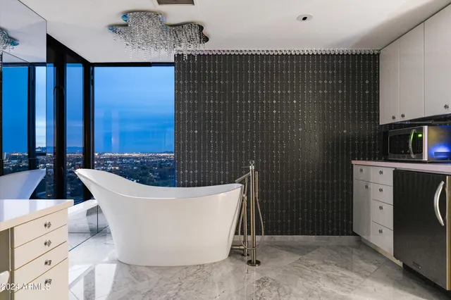 $16,000 | 1040 East Osborn Road, Unit 1901, Phoenix, AZ 85014