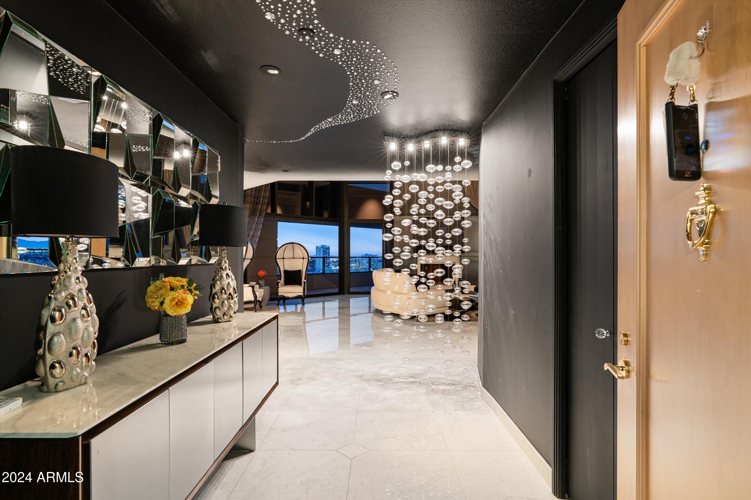 1040 East Osborn Road, Unit 1901 Phoenix, AZ 85014 - Photo 6 of 35 Entry/Foyer