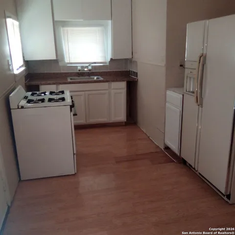 $600 | 330 Barrett Place, Unit 1, San Antonio, TX 78225